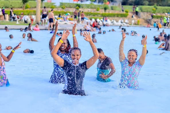 HELLS GATE NATIONAL PARK & OLKARIA GEOTHERMAL SPA DAY TRIP