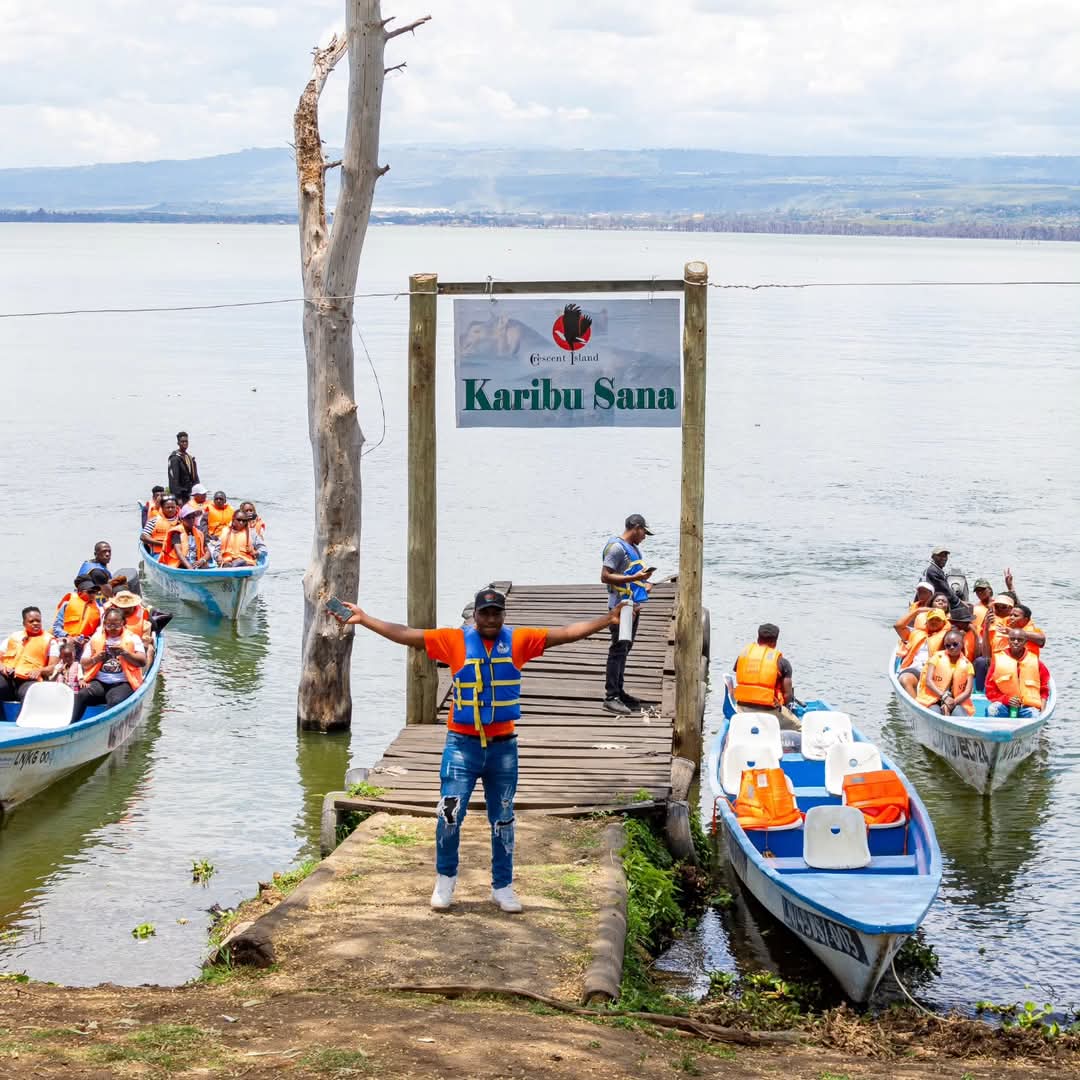 1 Day Crescent island & Boatride Tour