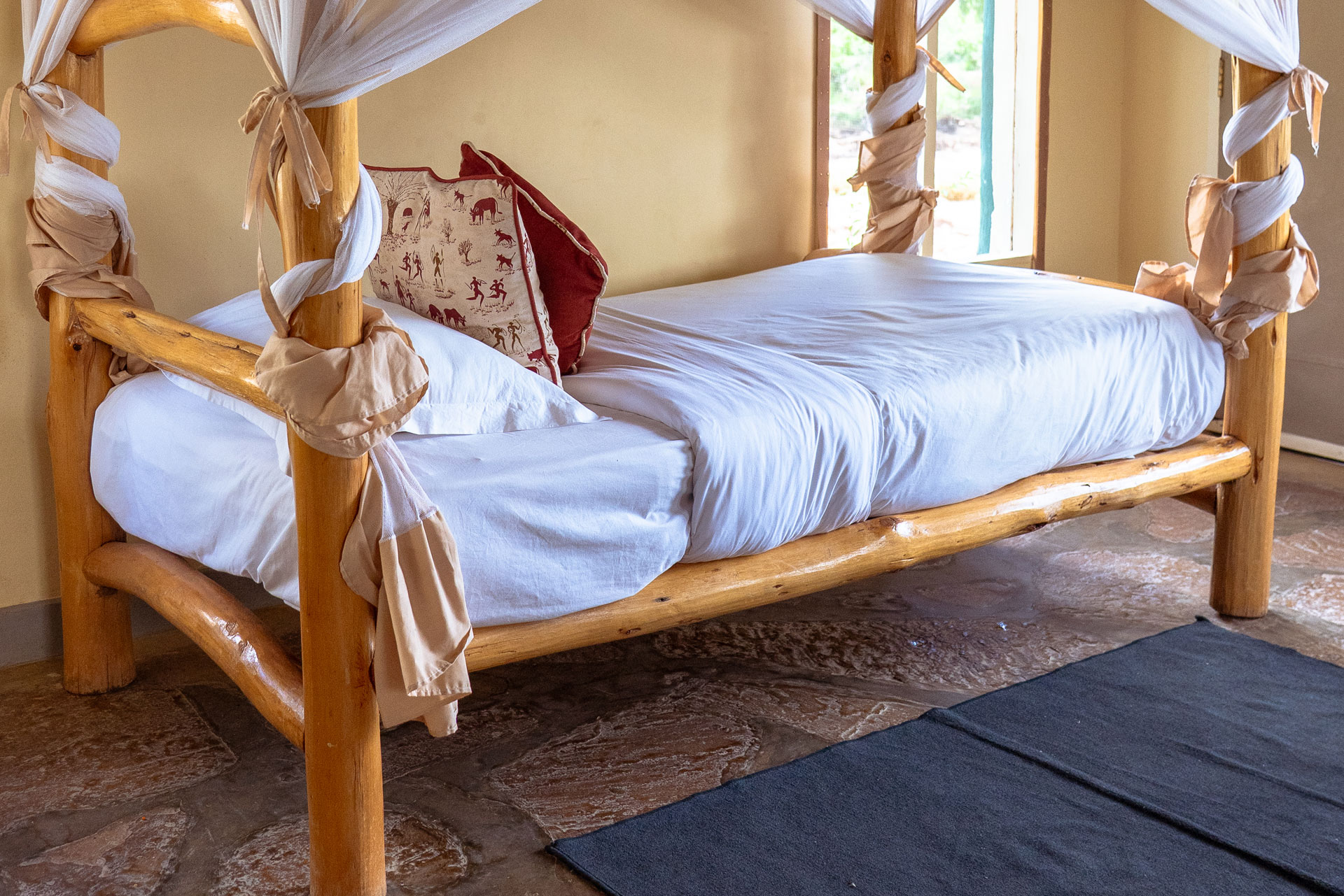 Man Eaters Lodge image 2