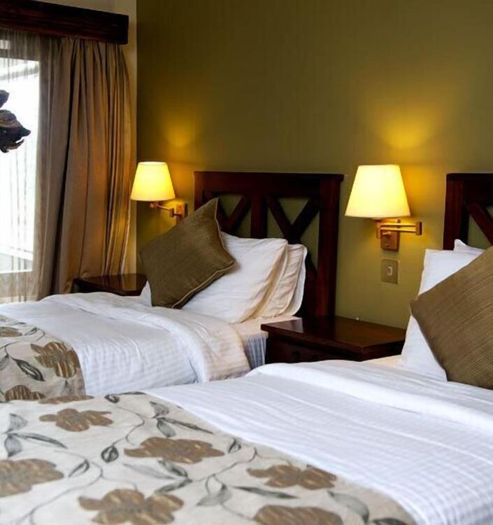 Tree Tops Lodge image 5